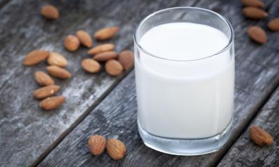 Latte di mandorle per viso e capelli Latte di mandorle per viso e capelli