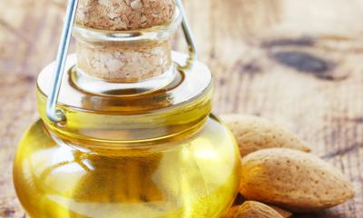 I benefici dell'olio di mandorle I benefici dell'olio di mandorle