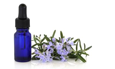 Olio essenziale di rosmarino, le proprietà Olio essenziale di rosmarino, le proprietà