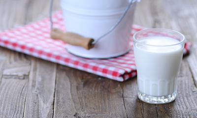 Latte per la cura del viso