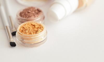 Come applicare il trucco minerale