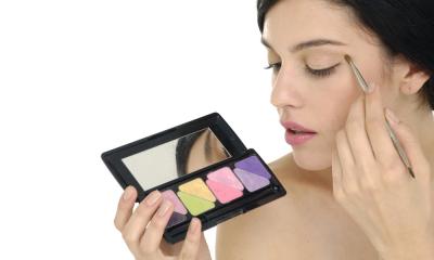 Il trucco piú adatto per occhi sporgenti