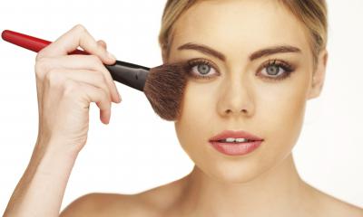 Trucco per occhi infossati