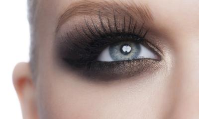 Trucco per occhi chiari