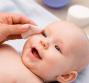 Come lavare gli occhietti al bambino